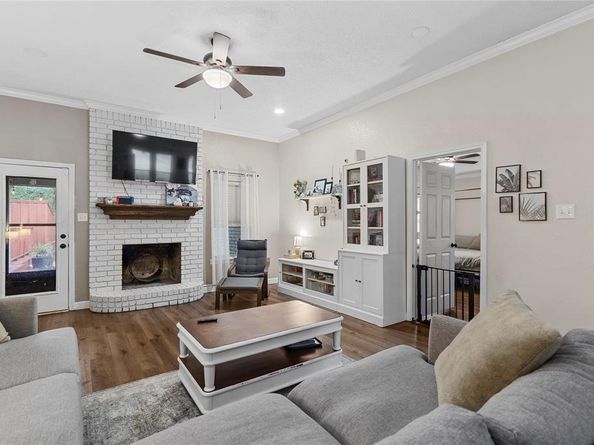 405  Owens Drive , Crowley Texas 76036