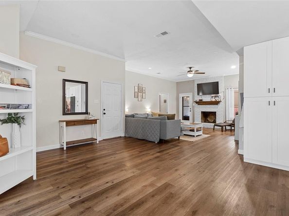 405  Owens Drive , Crowley Texas 76036