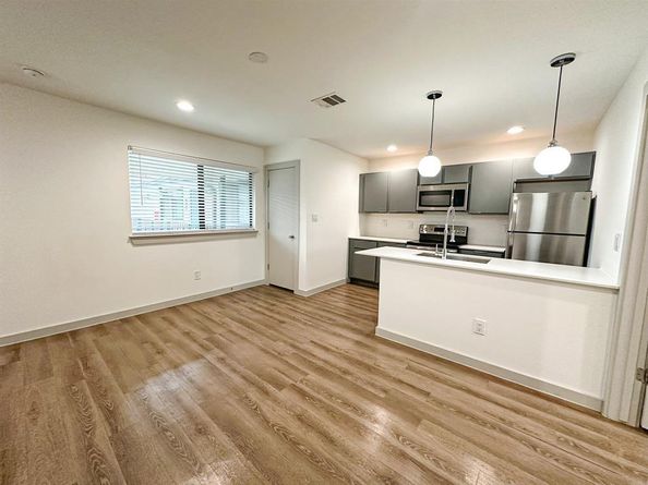 4526  Munger Avenue , Dallas Texas 75204