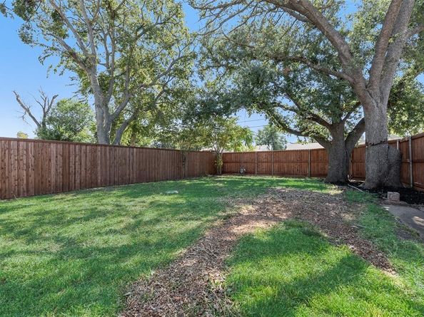 4010  Burning Tree Lane , Garland Texas 75042