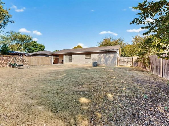 1114  Tracy Lane , Lancaster Texas 75134
