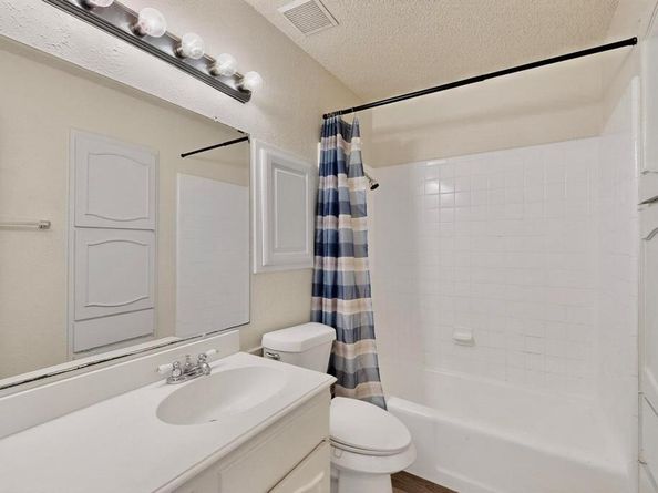 1114  Tracy Lane , Lancaster Texas 75134