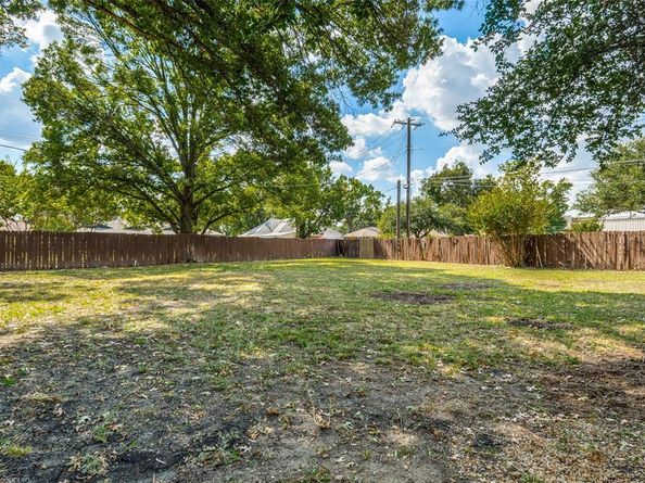 1325  Patricia Lane , Garland Texas 75042