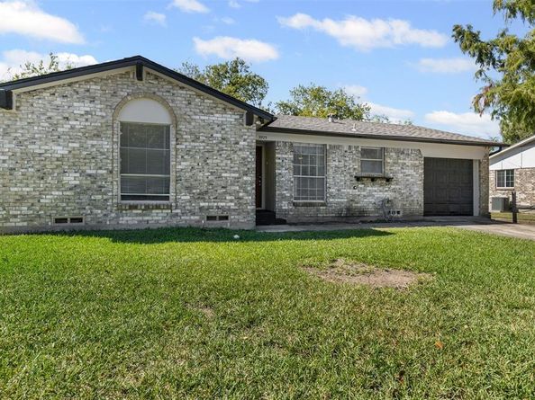 3925  Sapling Drive , Balch Springs Texas 75180
