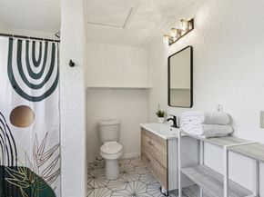 2435 W 10th Street , Dallas Texas 75211