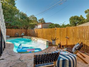 2435 W 10th Street , Dallas Texas 75211