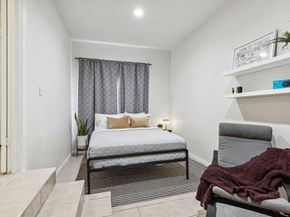 2435 W 10th Street , Dallas Texas 75211