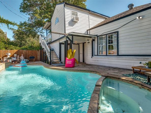 2435 W 10th Street , Dallas Texas 75211