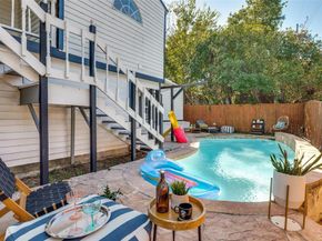 2435 W 10th Street , Dallas Texas 75211