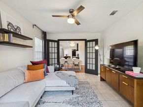 2435 W 10th Street , Dallas Texas 75211