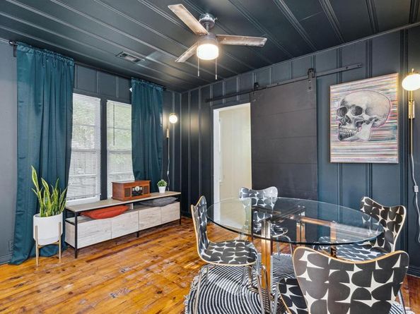 2435 W 10th Street , Dallas Texas 75211