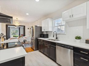 2435 W 10th Street , Dallas Texas 75211