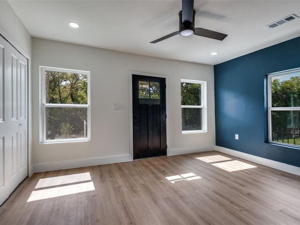 611  Griffith Avenue , Dallas Texas 75208