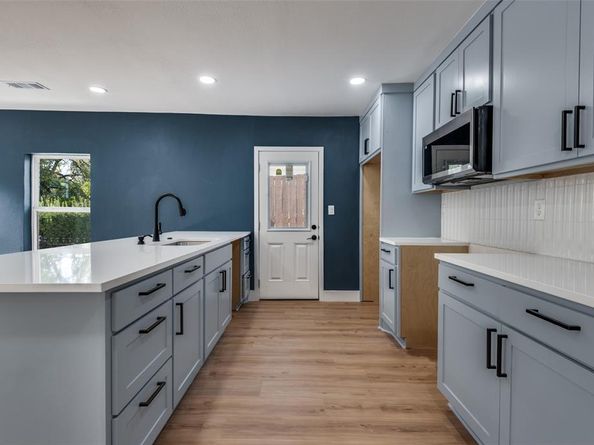 611  Griffith Avenue , Dallas Texas 75208