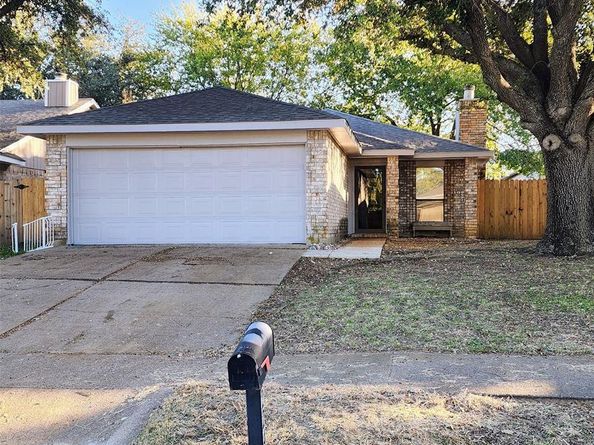 224  Valley Spring Drive , Arlington Texas 76018