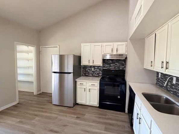 9523  Brewster Street , Dallas Texas 75227