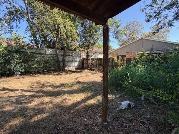 9523  Brewster Street , Dallas Texas 75227
