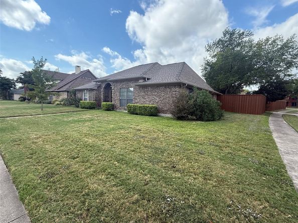 2418  Spring Meadow Drive , Mesquite Texas 75150
