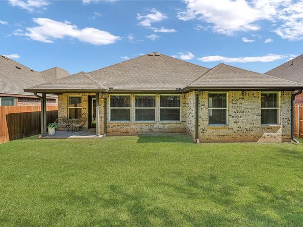 9824  Mescalbean Boulevard , Fort Worth Texas 76036