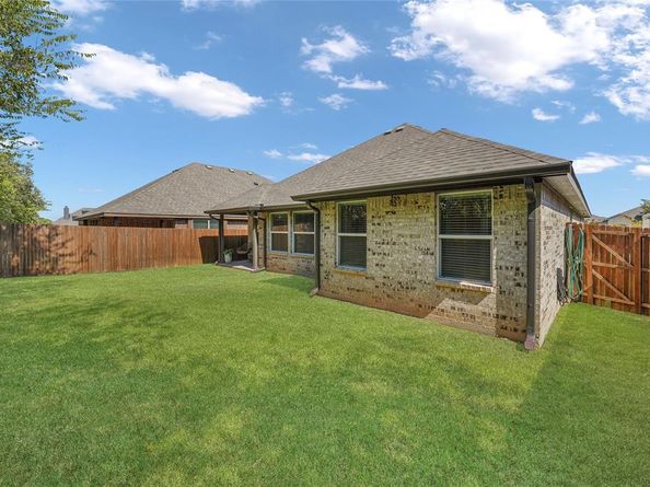 9824  Mescalbean Boulevard , Fort Worth Texas 76036