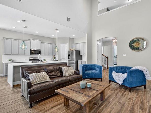 2815  Long Slope Road , Arlington Texas 76001