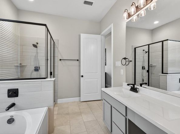2815  Long Slope Road , Arlington Texas 76001