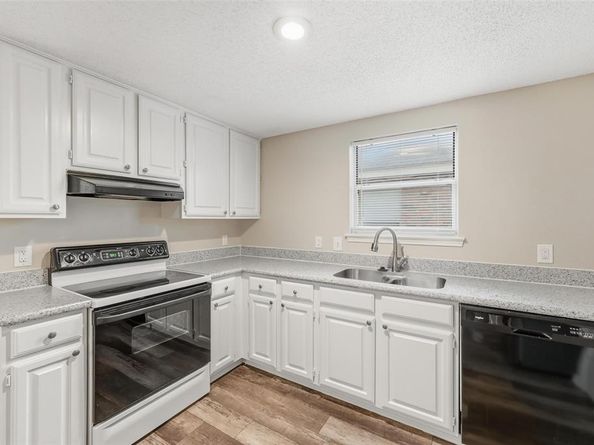 918  Blue Jay Drive , Mansfield Texas 76063