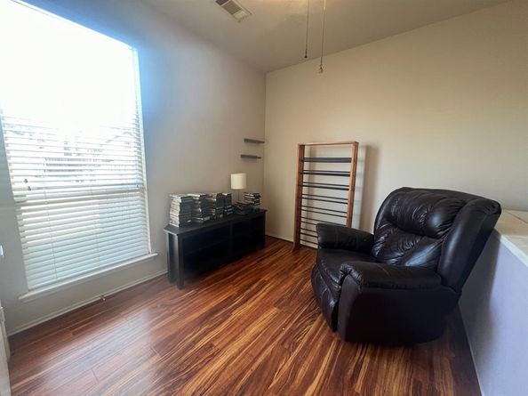 9921  Henna Lane , Fort Worth Texas 76108