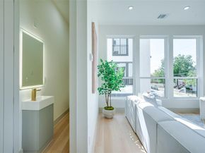 512 N Lancaster Avenue  Bldg 2, Dallas Texas 75203