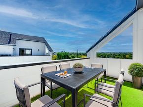 512 N Lancaster Avenue  Bldg 2, Dallas Texas 75203