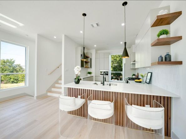 512 N Lancaster Avenue  Bldg 2, Dallas Texas 75203