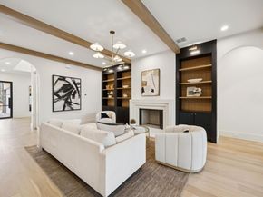 8811  Daytonia Avenue , Dallas Texas 75218