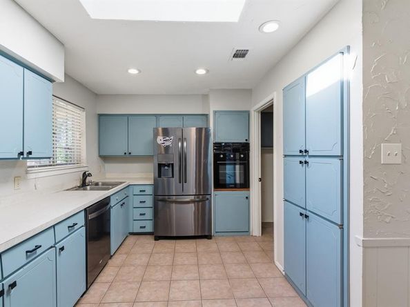 2900  Lynnwood Drive , Arlington Texas 76013