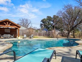 2040  Casa Loma Court , Grapevine Texas 76051