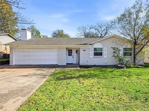 6524  Bernadine Drive , Watauga Texas 76148