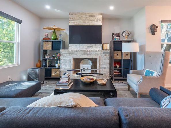 608 N Edgefield Avenue , Dallas Texas 75208