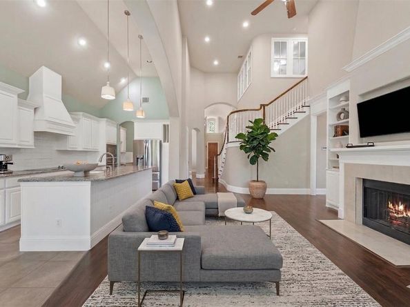6152  Stapleford Circle , Dallas Texas 75252