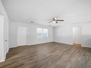 2926 N Prairie Creek Road , Dallas Texas 75227