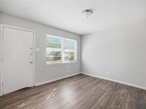2926 N Prairie Creek Road , Dallas Texas 75227