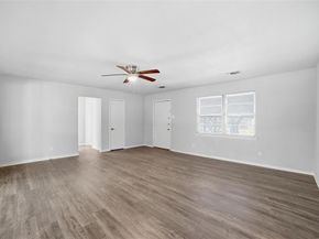 2926 N Prairie Creek Road , Dallas Texas 75227