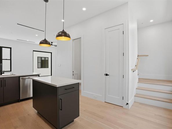 4526  Cabell Drive  101, Dallas Texas 75204