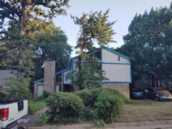 5708  Trails Edge Court , Arlington Texas 76017