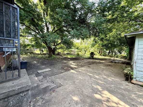 4310  Dawes Drive , Dallas Texas 75211