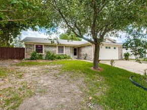 1702  Pine Knot Drive , Garland Texas 75044