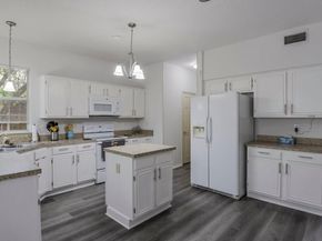 5428  Rolling Green Road , Arlington Texas 76017