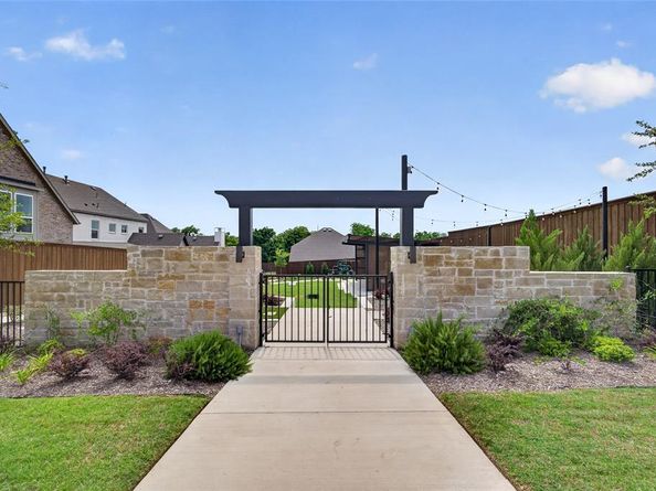 9348  Charlie Lane , Dallas Texas 75238