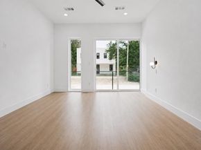 1845  Pollard Street , Dallas Texas 75208