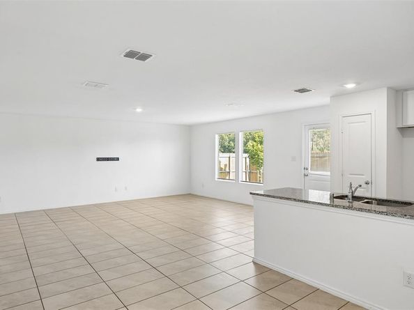 2935  Lorena Jordan Road , Dallas Texas 75212