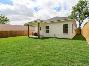 1015  Stella Street , Fort Worth Texas 76104