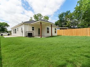 1015  Stella Street , Fort Worth Texas 76104